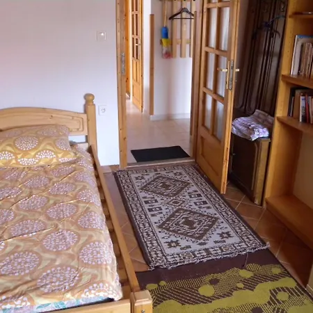 Apartment Balatonkeresztur 1 דירה